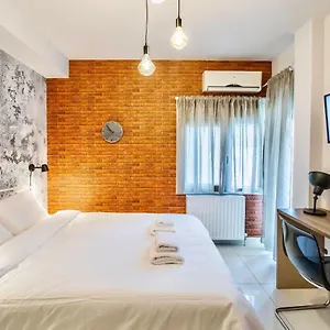 harmony-studios-by-halu-apartments.hotelschalkidiki.net/